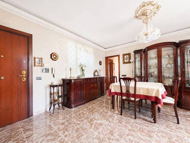 Appartamento in vendita a Roma RM