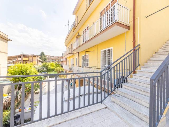 Appartamento in vendita a Roma RM