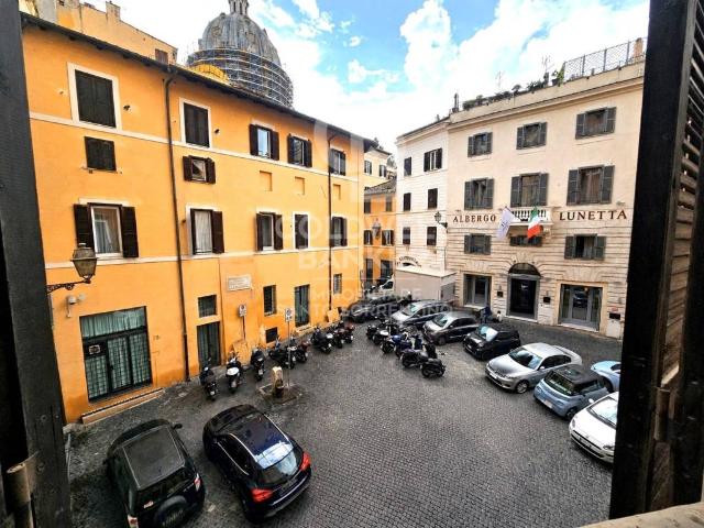 Appartamento in vendita a Roma RM