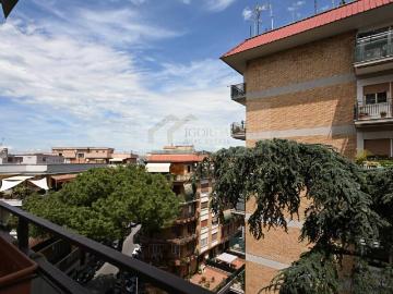 Appartamento in vendita a Roma RM