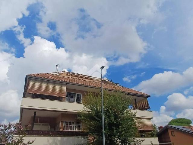 Appartamento in vendita a Roma RM