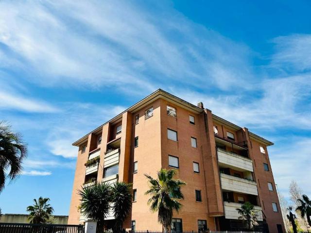 Appartamento in vendita a Roma RM