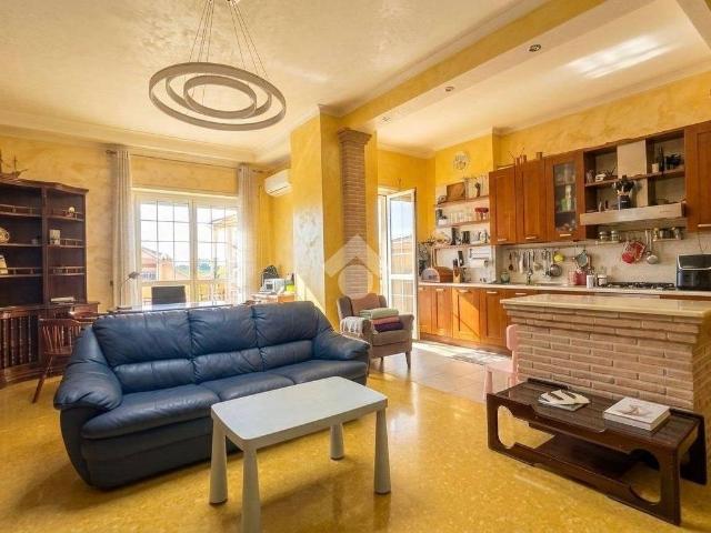 Appartamento in vendita a Roma RM