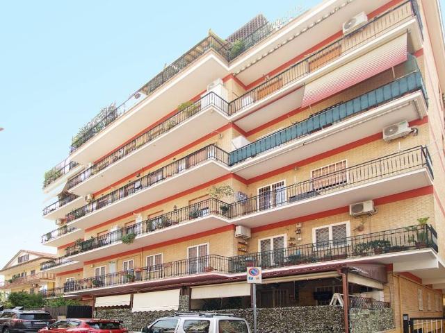 Appartamento in vendita a Roma RM