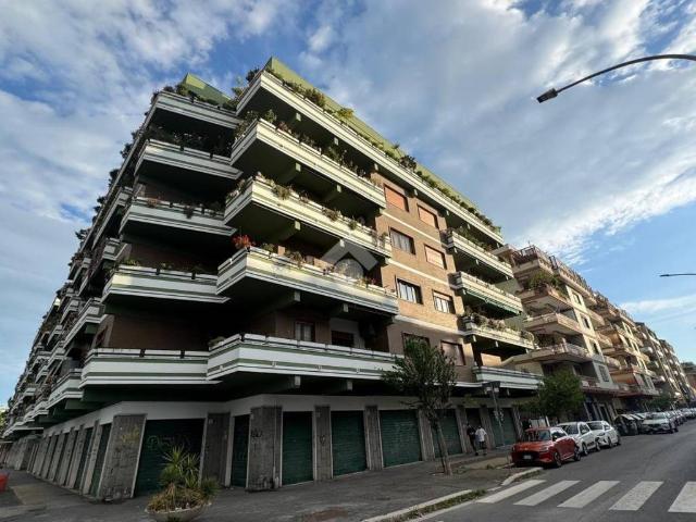Appartamento in vendita a Roma RM
