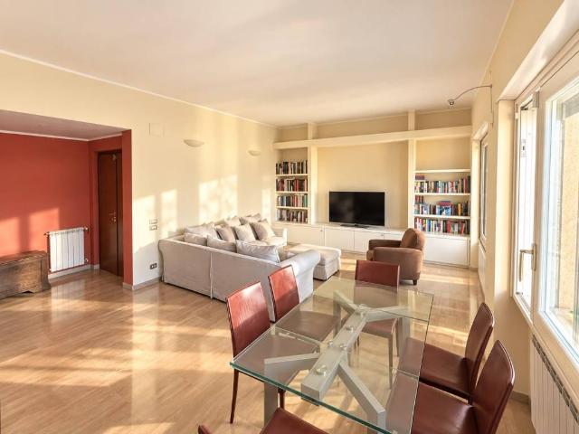 Appartamento in vendita a Roma RM