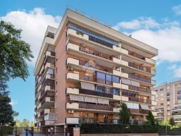 Appartamento in vendita a Roma RM