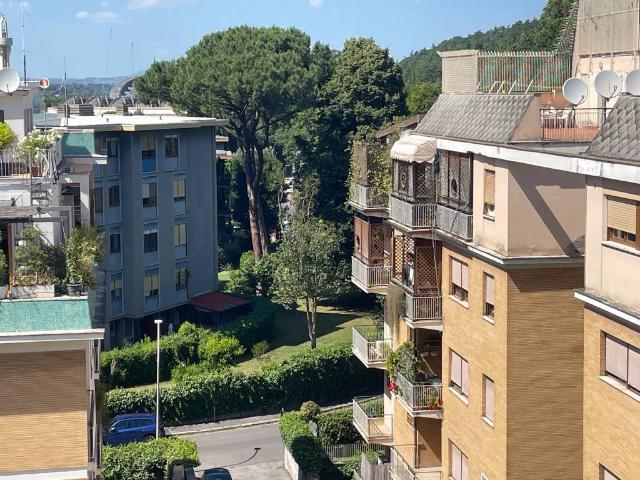 Appartamento in vendita a Roma RM