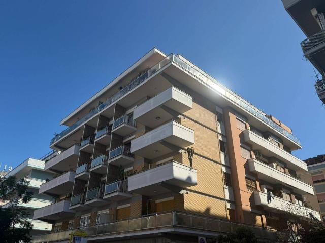 Appartamento in vendita a Roma RM