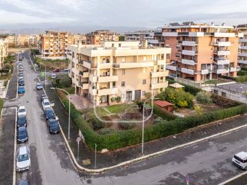 Appartamento in vendita a Roma RM