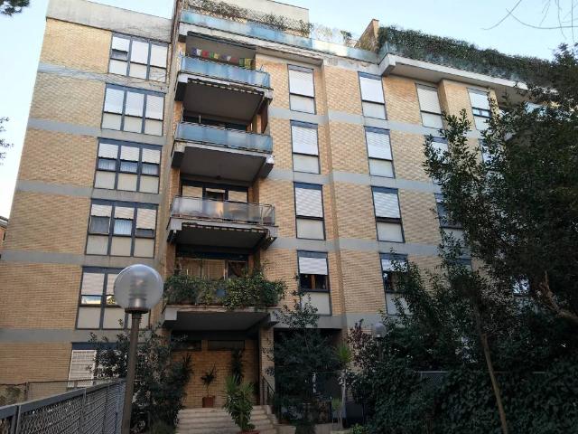 Appartamento in vendita a Roma RM