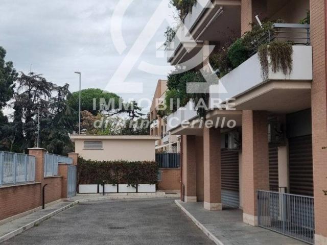 Appartamento in vendita a Roma RM