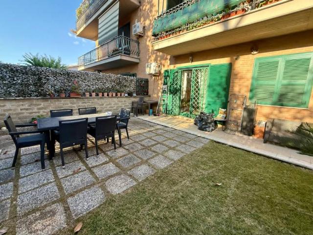 Appartamento in vendita a Roma RM