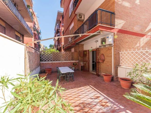 Appartamento in vendita a Roma RM