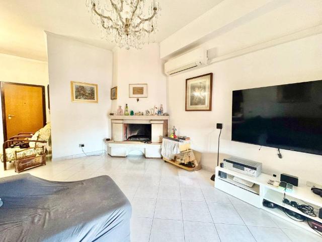 Appartamento in vendita a Roma RM