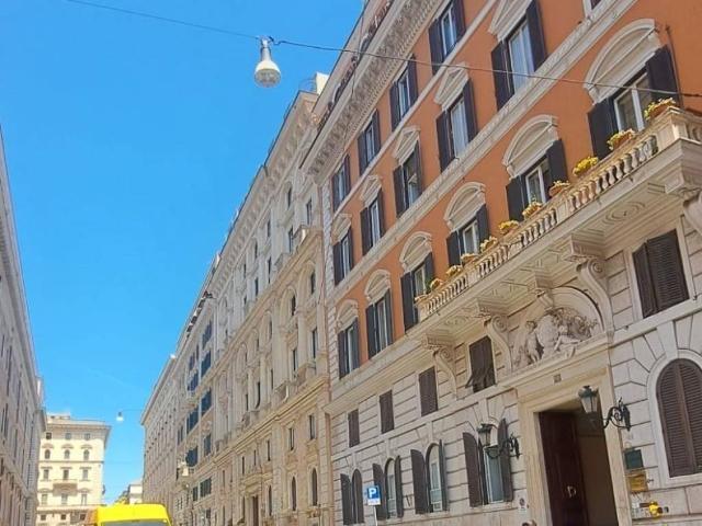 Appartamento in vendita a Roma RM