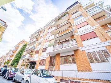 Appartamento in vendita a Roma RM