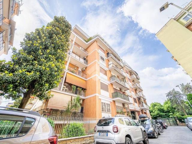 Appartamento in vendita a Roma RM
