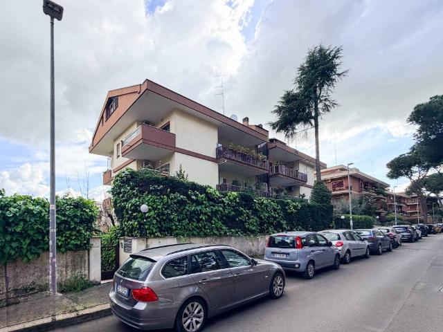 Appartamento in vendita a Roma RM