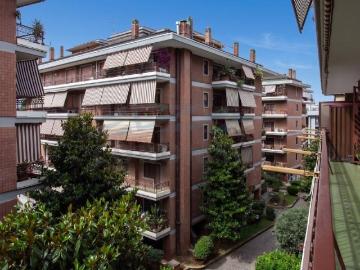 Appartamento in vendita a Roma RM