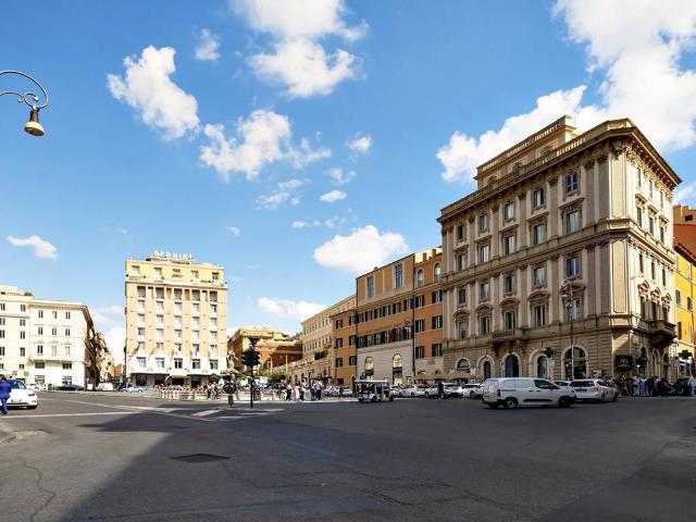 Appartamento in vendita a Roma RM