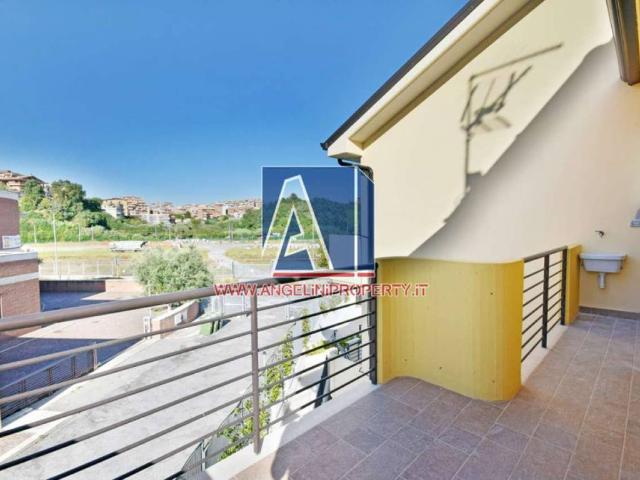 Appartamento in vendita a Roma RM