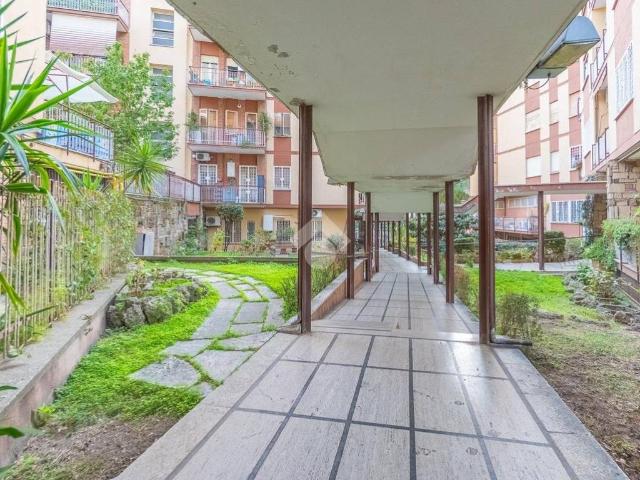 Appartamento in vendita a Roma RM