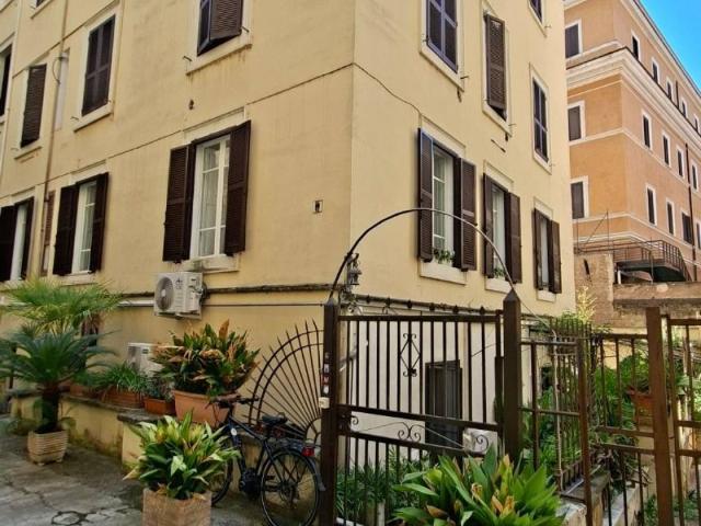 Appartamento in vendita a Roma RM