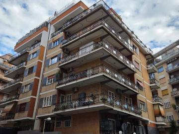 Appartamento in vendita a Roma RM