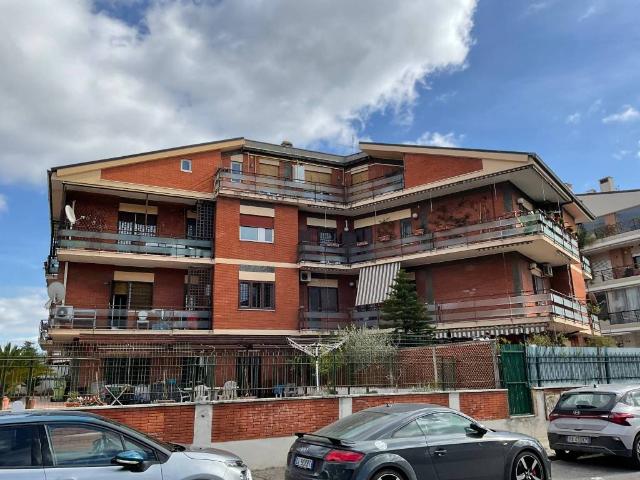 Appartamento in vendita a Roma RM