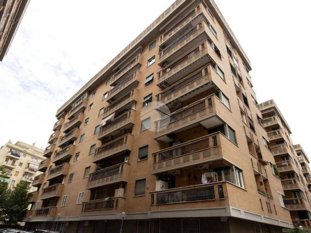 Appartamento in vendita a Roma RM