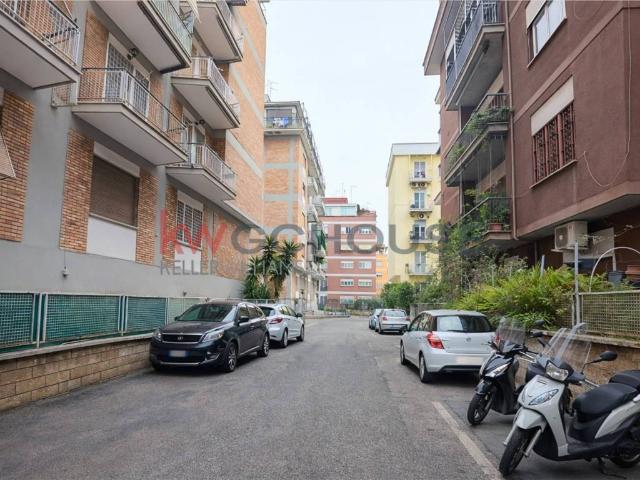 Appartamento in vendita a Roma RM