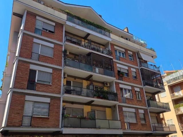 Appartamento in vendita a Roma RM