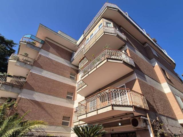 Appartamento in vendita a Roma RM