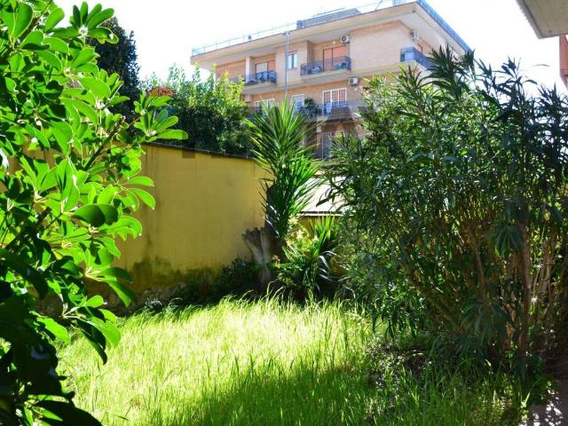 Appartamento in vendita a Roma RM