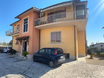 Appartamento in vendita a Roma RM