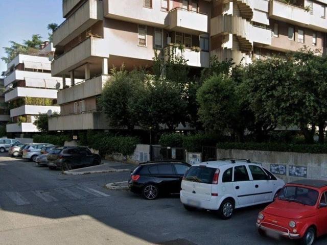 Appartamento in vendita a Roma RM