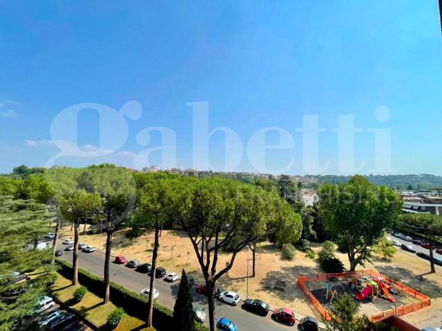 Appartamento in vendita a Roma RM