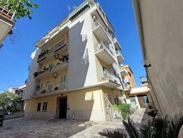 Appartamento in vendita a Roma RM