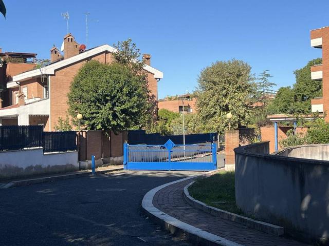 Appartamento in vendita a Roma RM