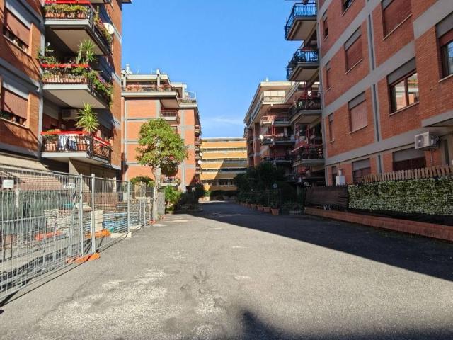 Appartamento in vendita a Roma RM