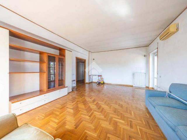 Appartamento in vendita a Roma RM