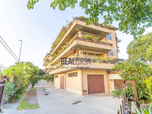 Appartamento in vendita a Roma RM
