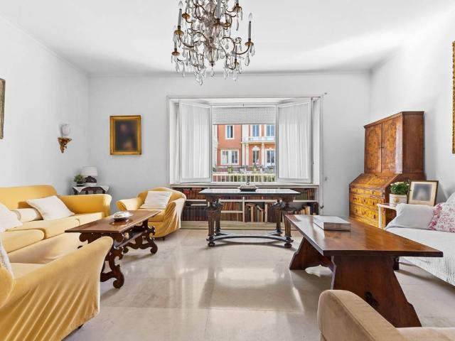 Appartamento in vendita a Roma RM