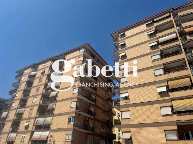 Appartamento in vendita a Roma RM