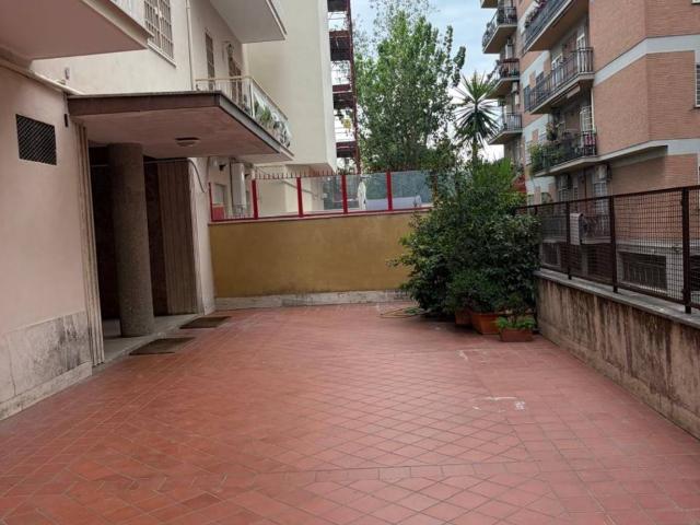 Appartamento in vendita a Roma RM