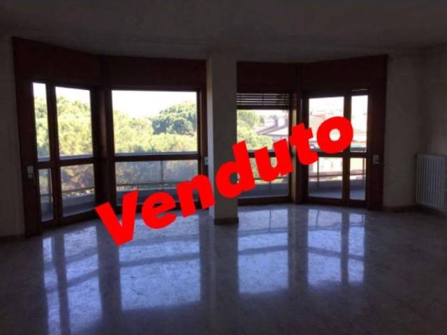 Appartamento in vendita a Roma RM