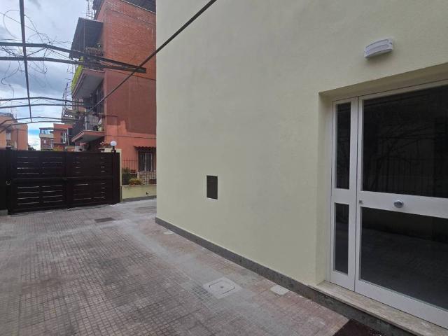 Appartamento in vendita a Roma RM