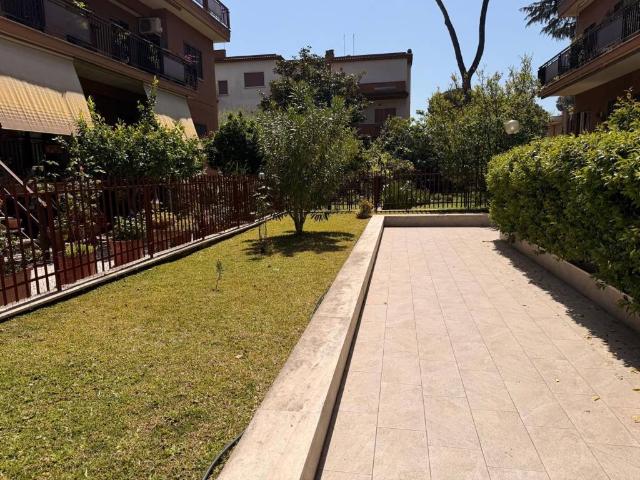 Appartamento in vendita a Roma RM