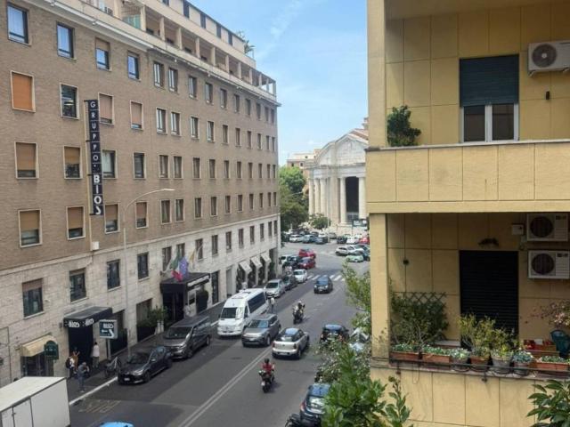 Appartamento in vendita a Roma RM